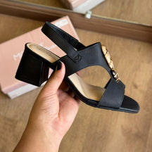 Sandália Salto Modare Pedra Central  7172.127