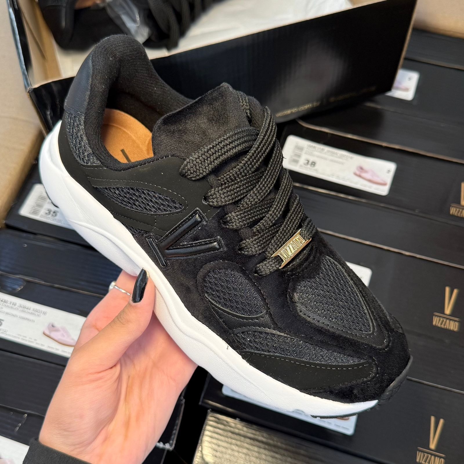 Tênis Vizzano Suede Detalhe Marca 1440.110