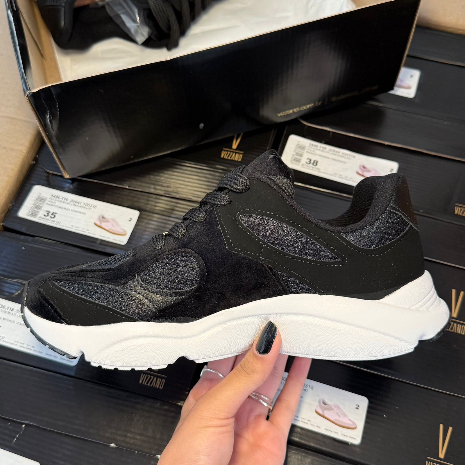 Tênis Vizzano Suede Detalhe Marca 1440.110