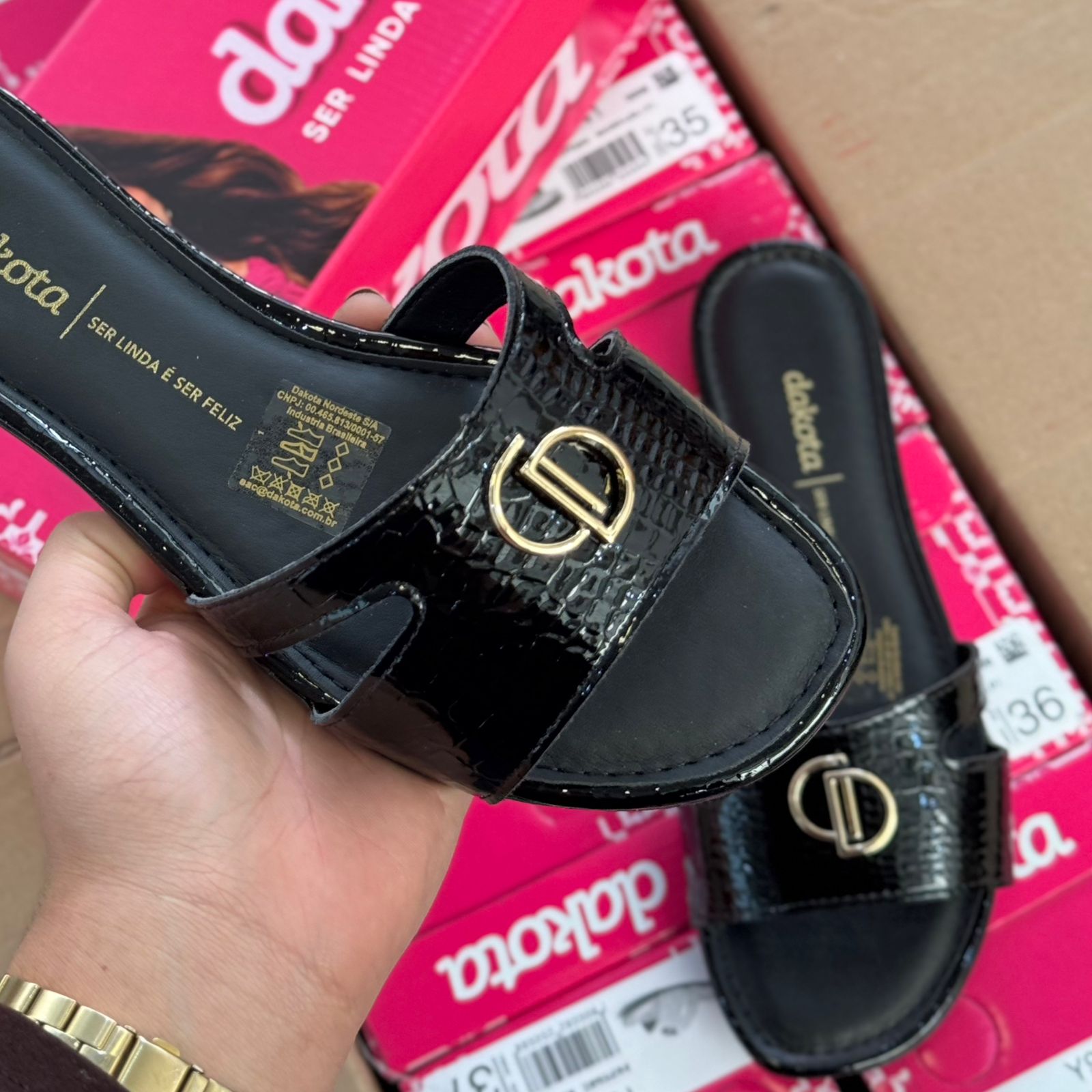 Sandália Rasteirinha Dakota Y9941