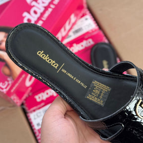 Sandália Rasteirinha Dakota Y9941